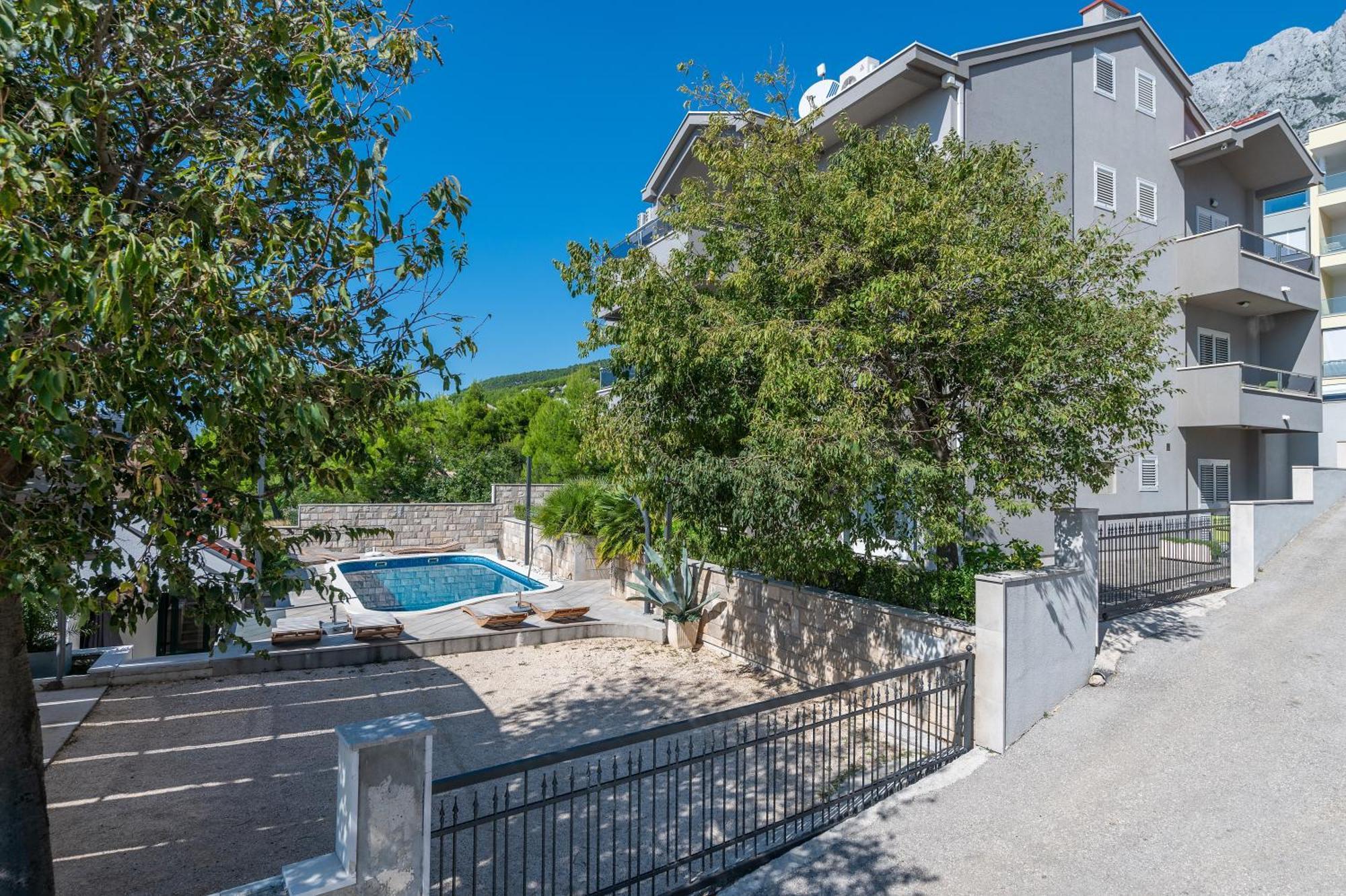 Villa Em Макарска Экстерьер фото