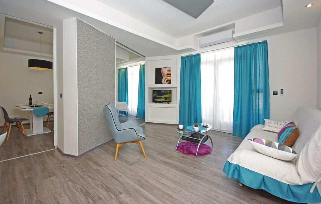Villa Em Макарска Экстерьер фото